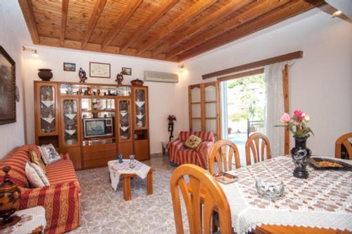 Fernanda'S Traditional 2 Floor House Villa Poros  Eksteriør billede